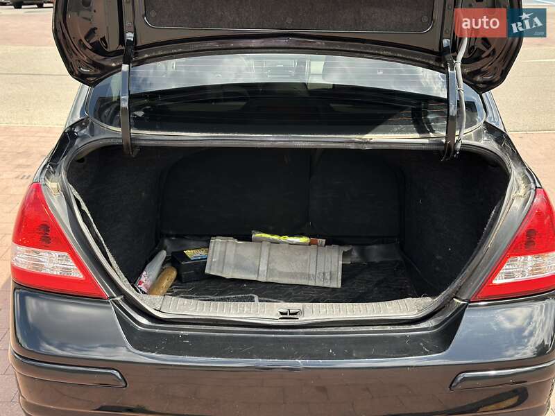 Седан Nissan TIIDA 2008 в Одессе