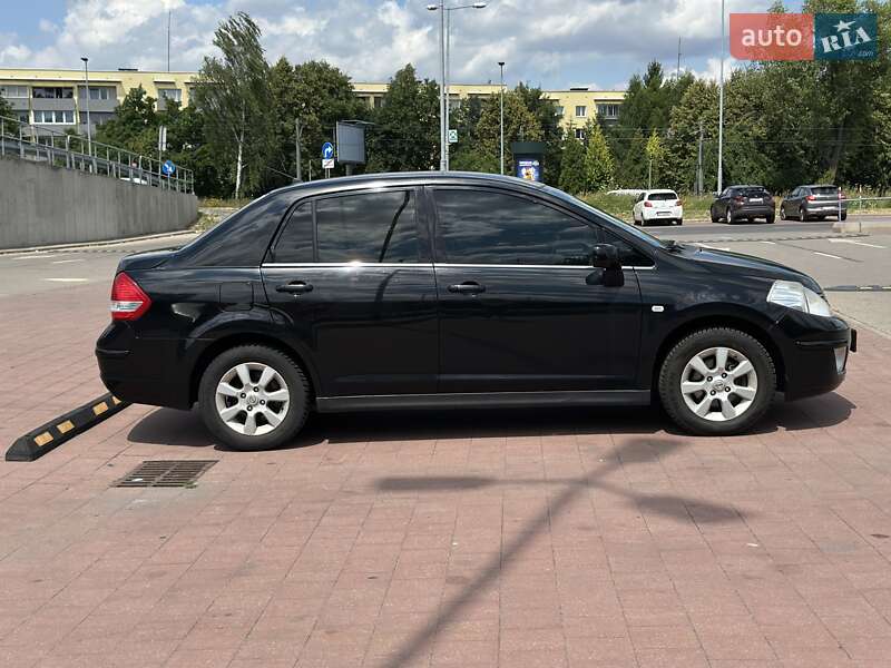 Седан Nissan TIIDA 2008 в Одессе