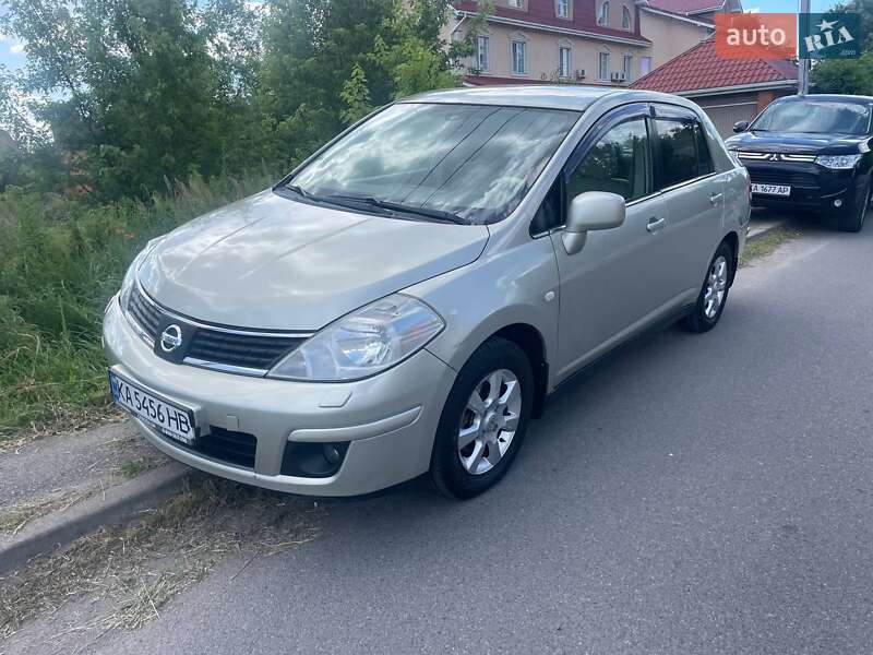 Nissan TIIDA 2007