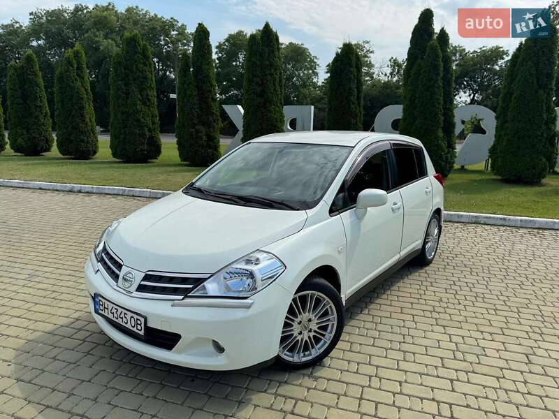 Nissan TIIDA 2009