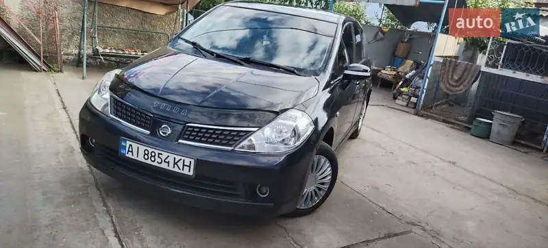 Nissan TIIDA