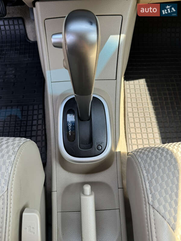 Седан Nissan TIIDA 2008 в Києві