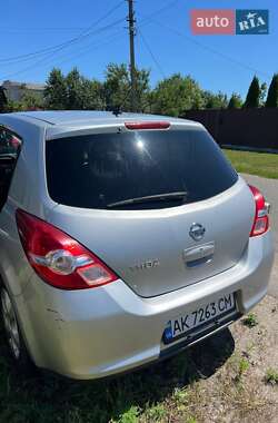 Хетчбек Nissan TIIDA 2008 в 