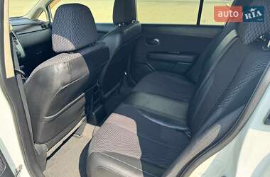 Хэтчбек Nissan TIIDA 2009 в 