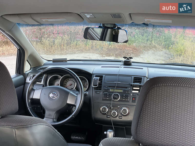 Хэтчбек Nissan TIIDA 2008 в Киеве