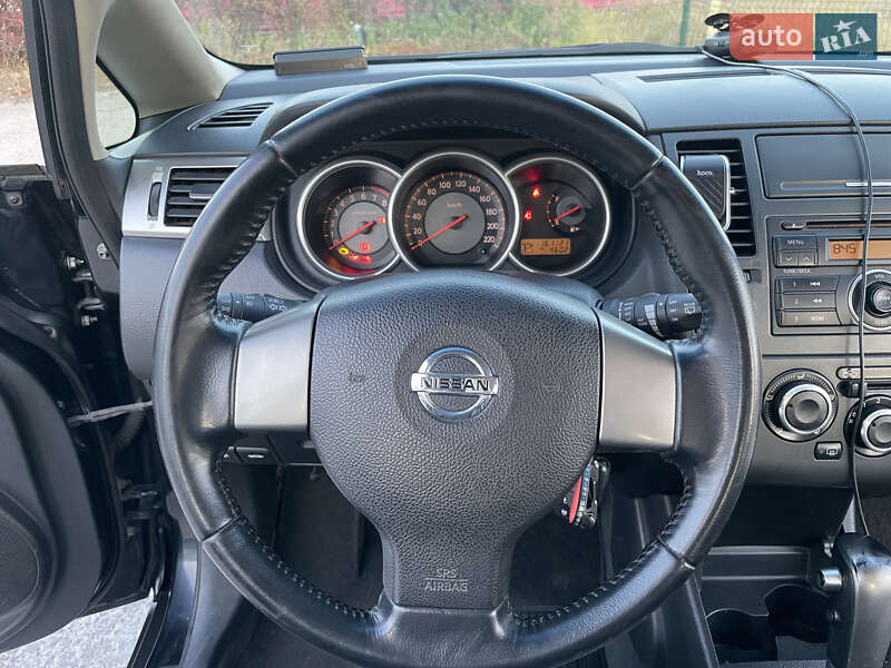 Хэтчбек Nissan TIIDA 2008 в Киеве