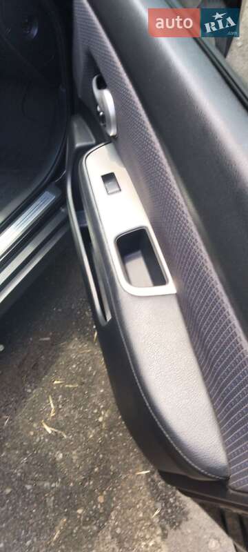Хэтчбек Nissan TIIDA 2009 в Львове