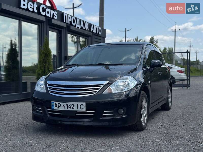 Хетчбек Nissan TIIDA 2009 в Львові