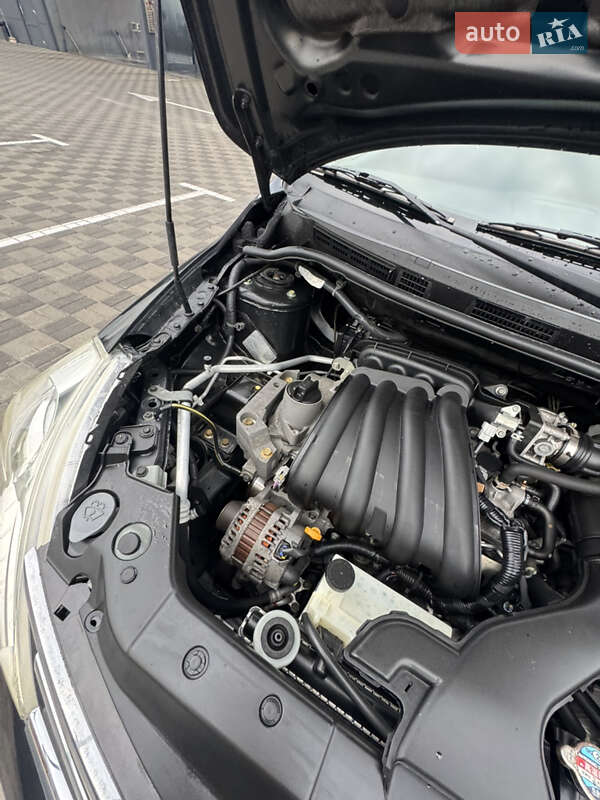 Хетчбек Nissan TIIDA 2011 в Києві