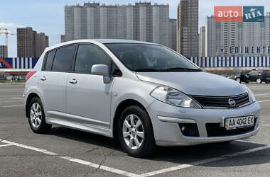Хэтчбек Nissan TIIDA 2012 в Киеве