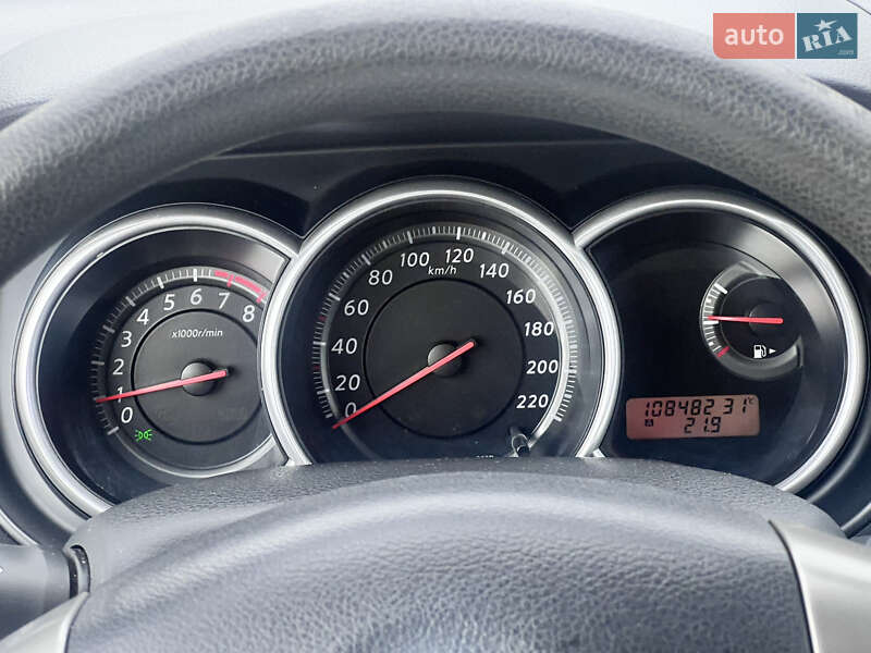 Хэтчбек Nissan TIIDA 2011 в Киеве