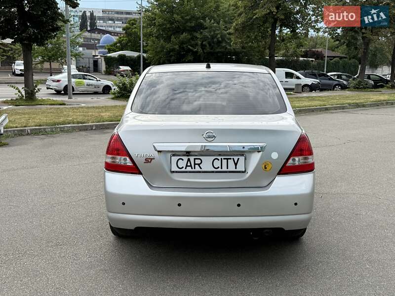 Седан Nissan TIIDA 2007 в Киеве