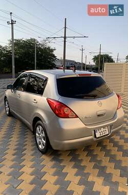 Хэтчбек Nissan TIIDA 2006 в Одессе