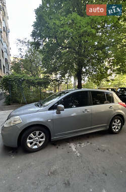 Хэтчбек Nissan TIIDA 2010 в Одессе