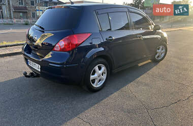 Хэтчбек Nissan TIIDA 2008 в Могилев-Подольске
