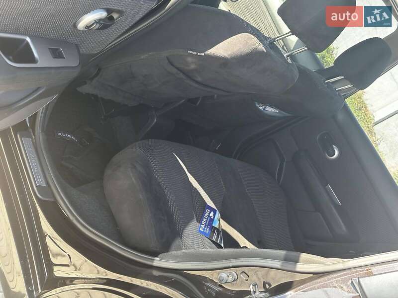 Хетчбек Nissan TIIDA 2010 в Дніпрі