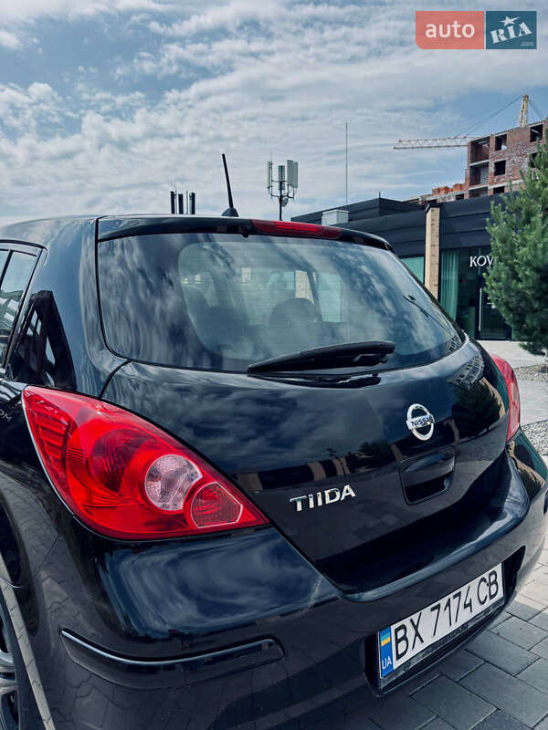 Хетчбек Nissan TIIDA 2011 в Хмельницькому