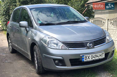 Хэтчбек Nissan TIIDA 2010 в Шепетовке