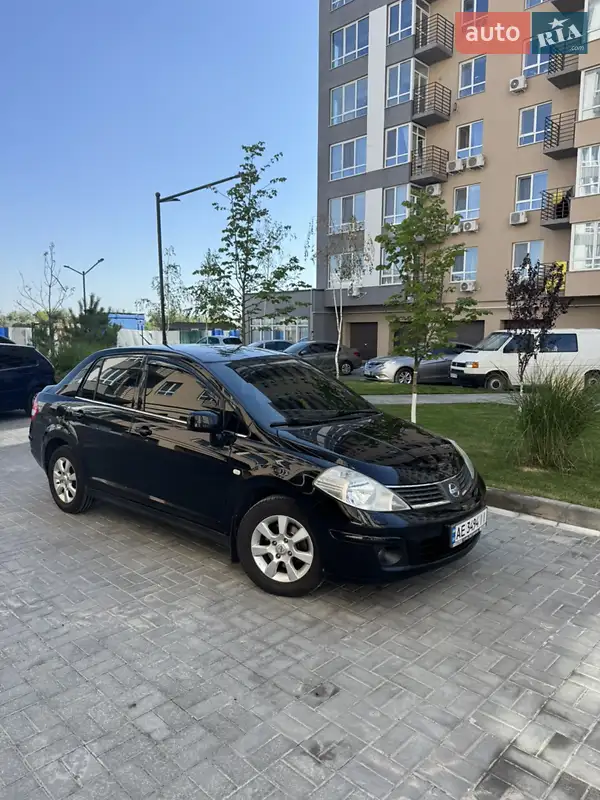Nissan TIIDA