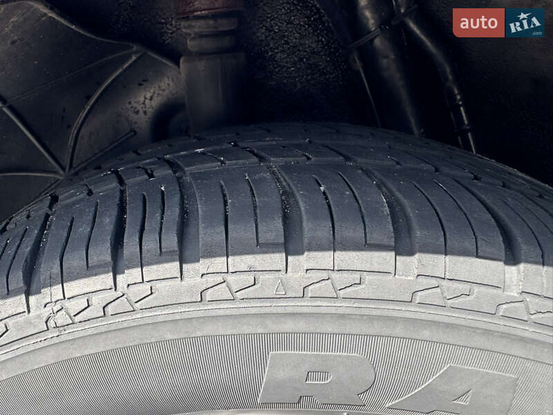 Седан Nissan TIIDA 2011 в Ивано-Франковске