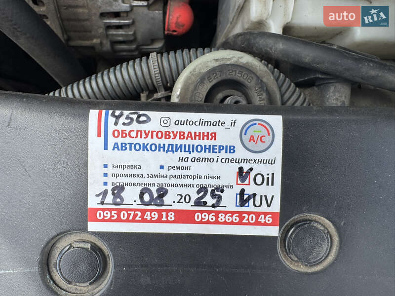 Седан Nissan TIIDA 2011 в Ивано-Франковске