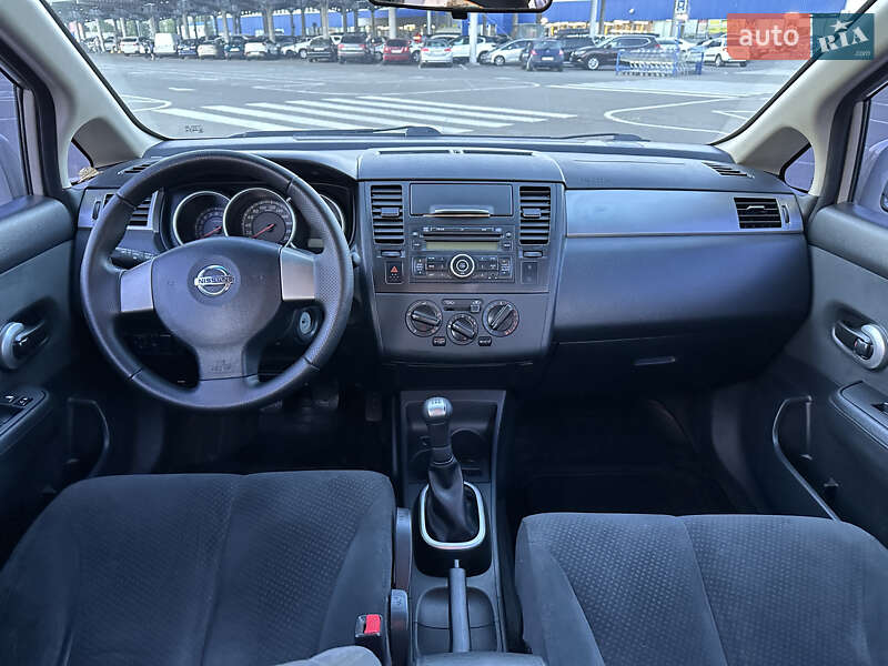 Хэтчбек Nissan TIIDA 2011 в Киеве