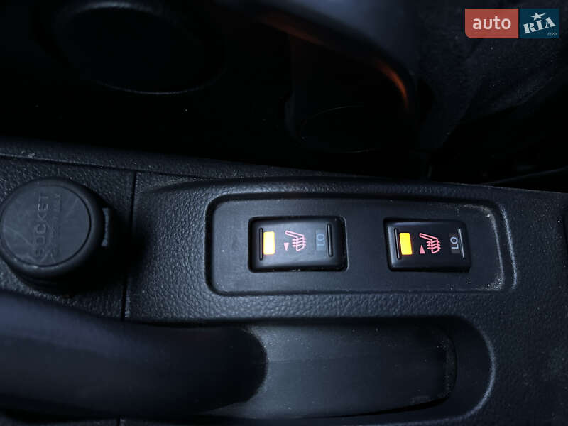 Хэтчбек Nissan TIIDA 2011 в Киеве