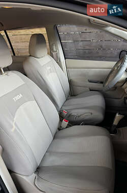 Хэтчбек Nissan TIIDA 2007 в 