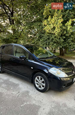 Хэтчбек Nissan TIIDA 2008 в Киеве
