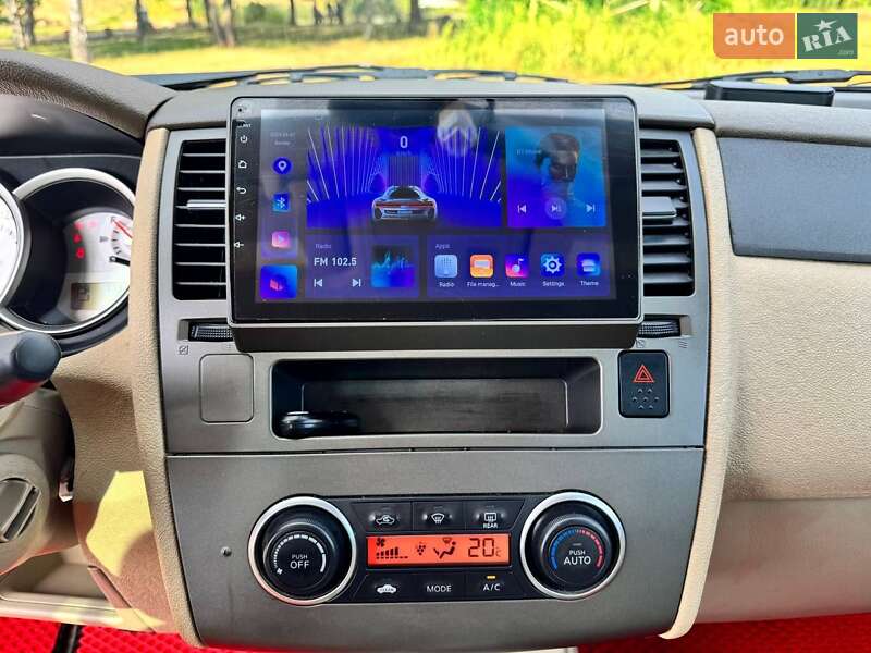 Хэтчбек Nissan TIIDA 2011 в Киеве