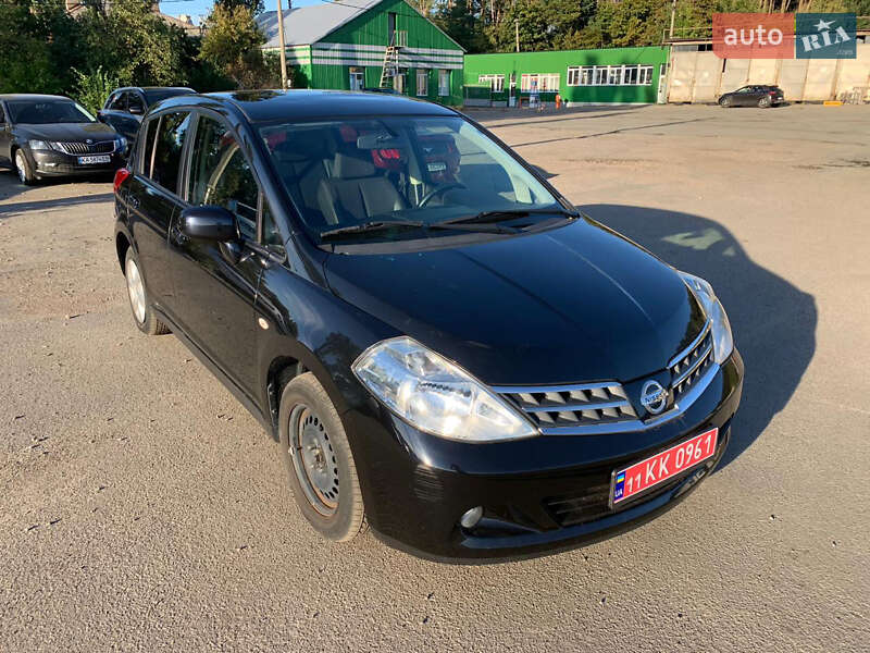 Nissan TIIDA 2012