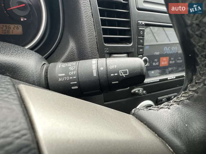 Хэтчбек Nissan TIIDA 2008 в Киеве