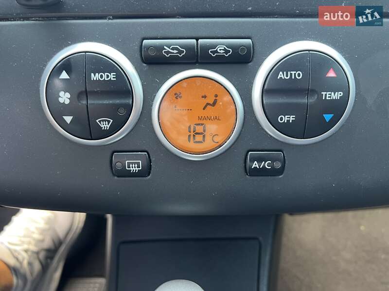 Хэтчбек Nissan TIIDA 2008 в Киеве