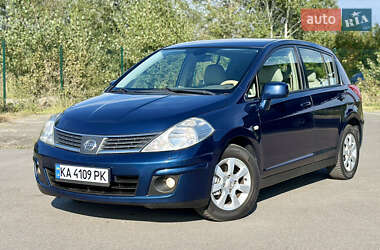 Хэтчбек Nissan TIIDA 2008 в Киеве