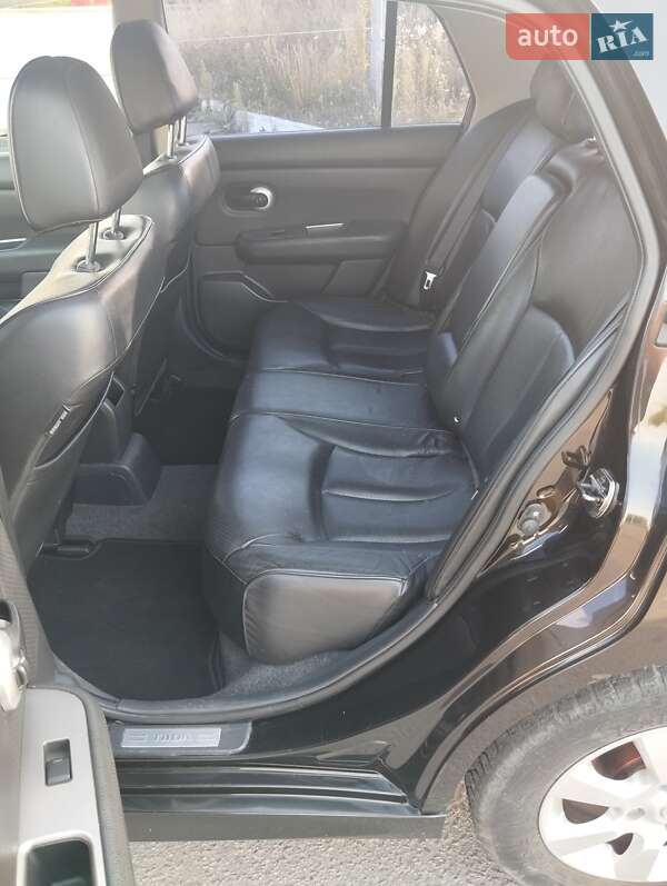 Седан Nissan TIIDA 2010 в Ковелі