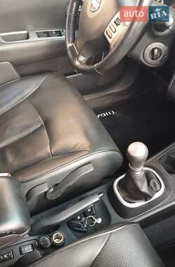 Седан Nissan TIIDA 2010 в 