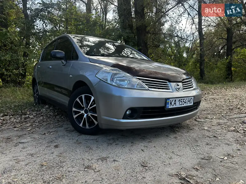 Nissan TIIDA