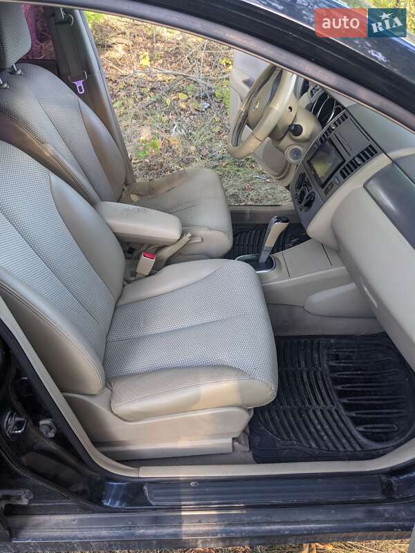 Хэтчбек Nissan TIIDA 2007 в Тальном фото 8 Хэтчбек Nissan TIIDA 2007 в Тальном