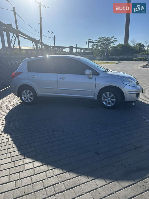 Хэтчбек Nissan TIIDA 2007 в Мукачево фото 4 Хэтчбек Nissan TIIDA 2007 в Мукачево