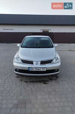 Хэтчбек Nissan TIIDA 2006 в  Хэтчбек Nissan TIIDA 2006 в