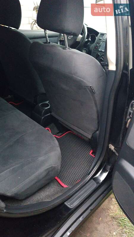 Хэтчбек Nissan TIIDA 2007 в Черкассах фото 6 Хэтчбек Nissan TIIDA 2007 в Черкассах