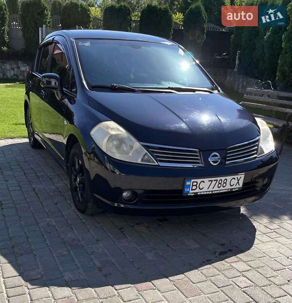 Nissan TIIDA 2008