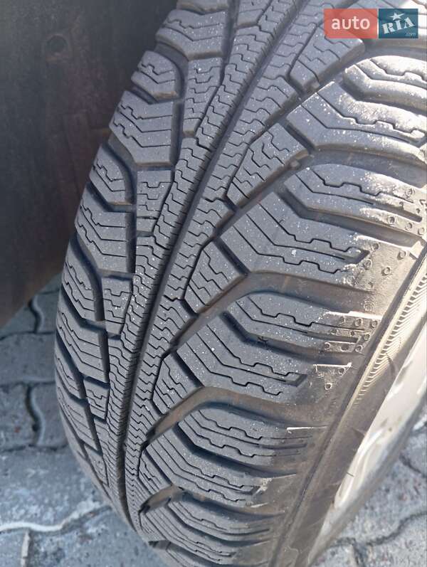 Седан Nissan TIIDA 2012 в Львове