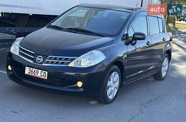 Хэтчбек Nissan TIIDA 2012 в Киеве