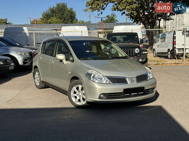 Nissan TIIDA 2007