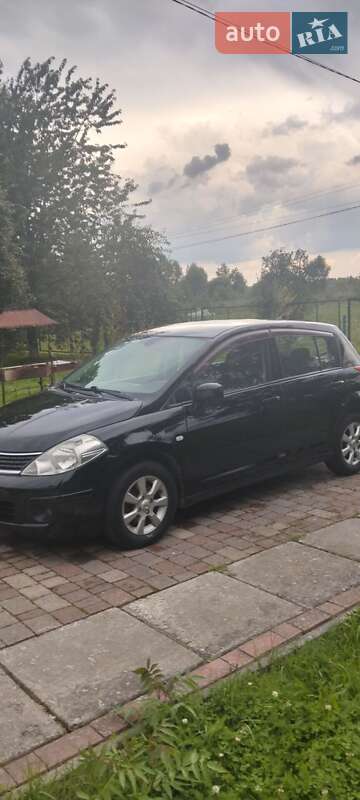 Хэтчбек Nissan TIIDA 2009 в Львове