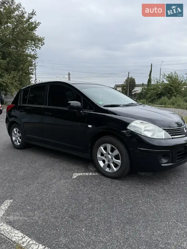 Nissan TIIDA