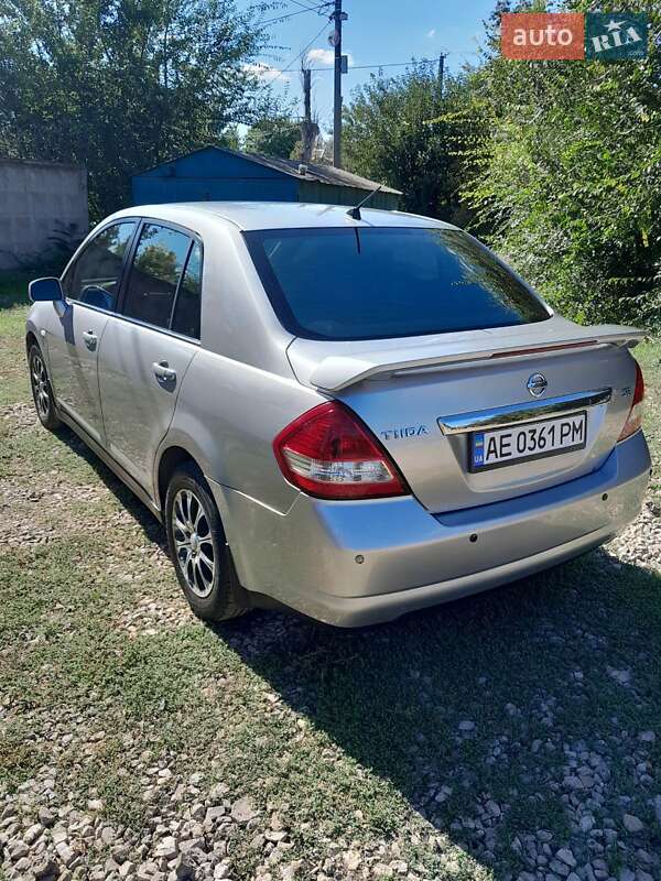 Хэтчбек Nissan TIIDA 2007 в Кривом Роге фото 3 Хэтчбек Nissan TIIDA 2007 в Кривом Роге
