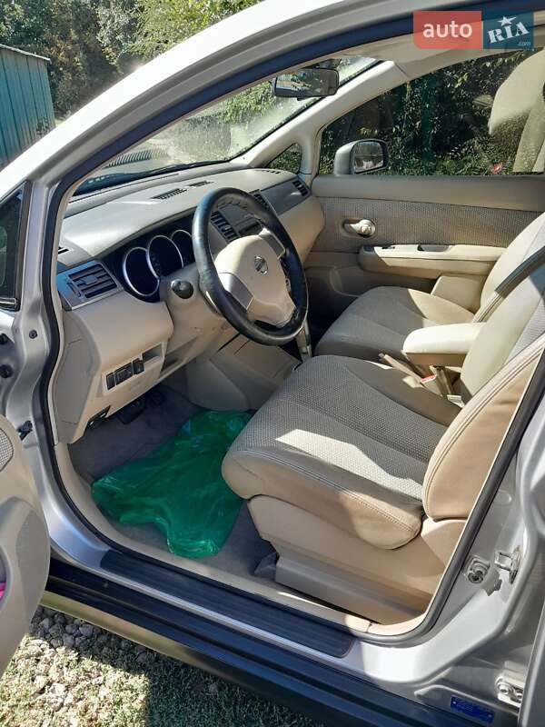 Хэтчбек Nissan TIIDA 2007 в Кривом Роге фото 6 Хэтчбек Nissan TIIDA 2007 в Кривом Роге