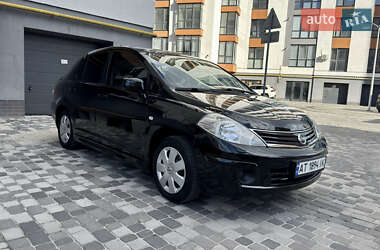 Седан Nissan TIIDA 2010 в Сарнах